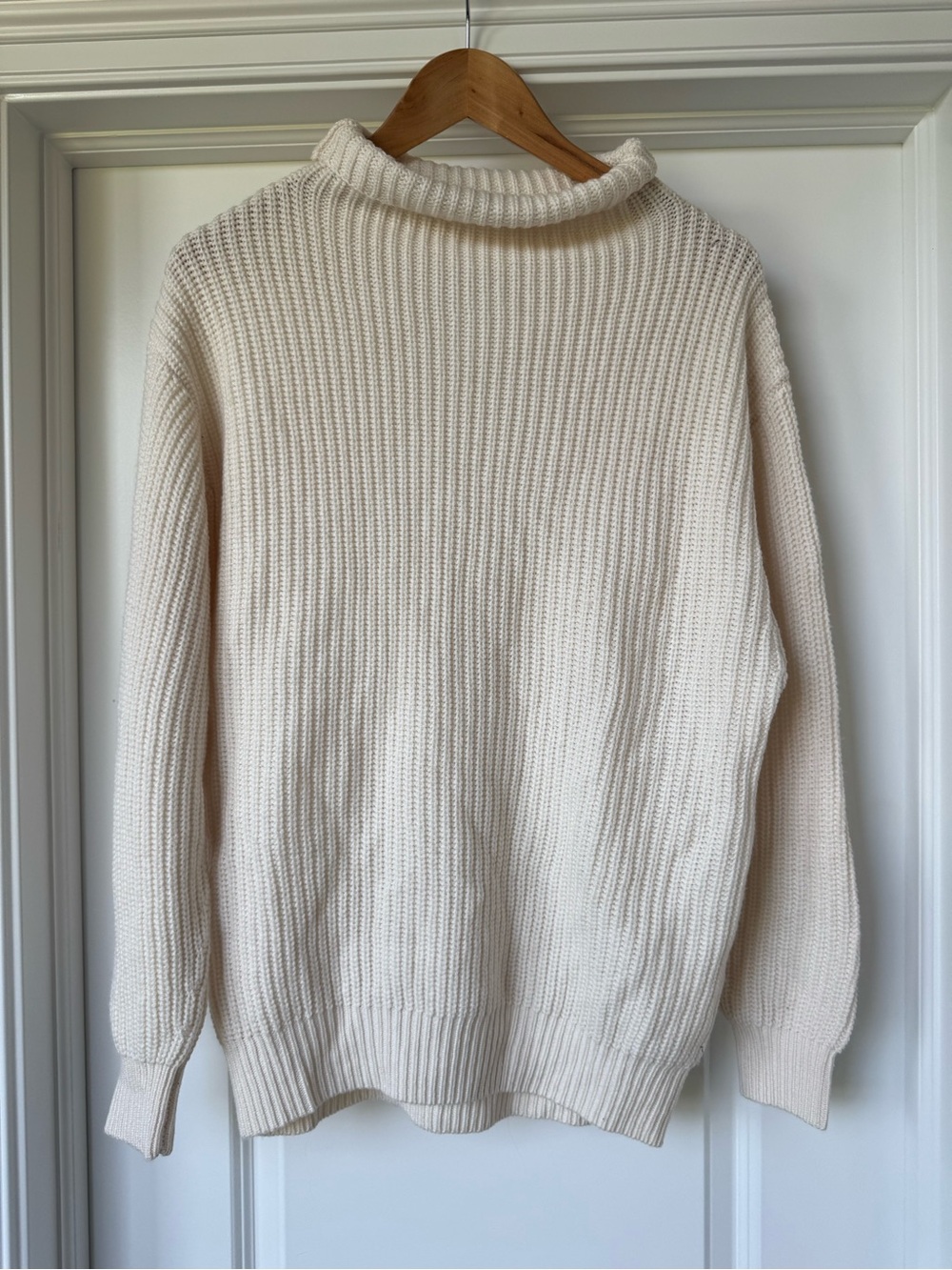 Wilfred Aritzia Women’s S 100% Merino Wool Turtleneck Sweater Cream Ribbed